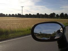 Auto fährt, Nase läuft