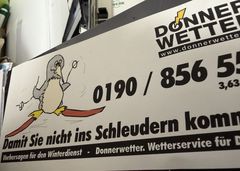 Bunte Hemden und 0190-Hotline